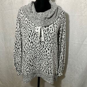 One World White Leopard Print Cowl Neck Sweater Tunic S NWT Cozy Winter Top